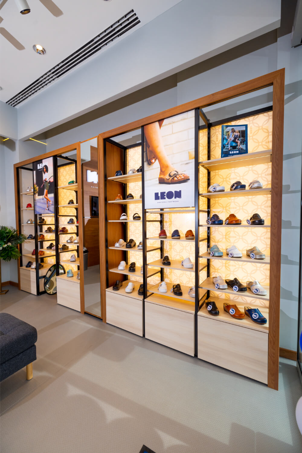 LEON franchise store interior