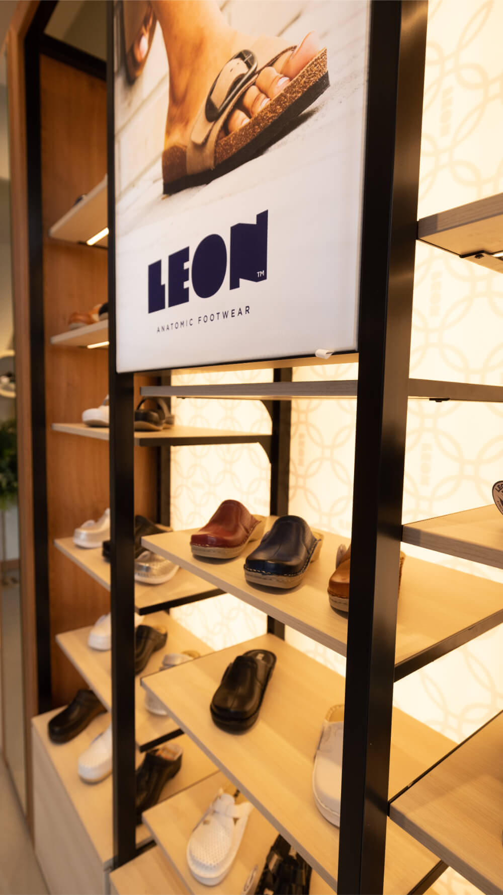 LEON store product experience